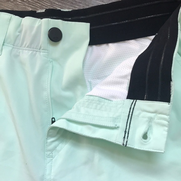 Oakley - Picture 8 of 16